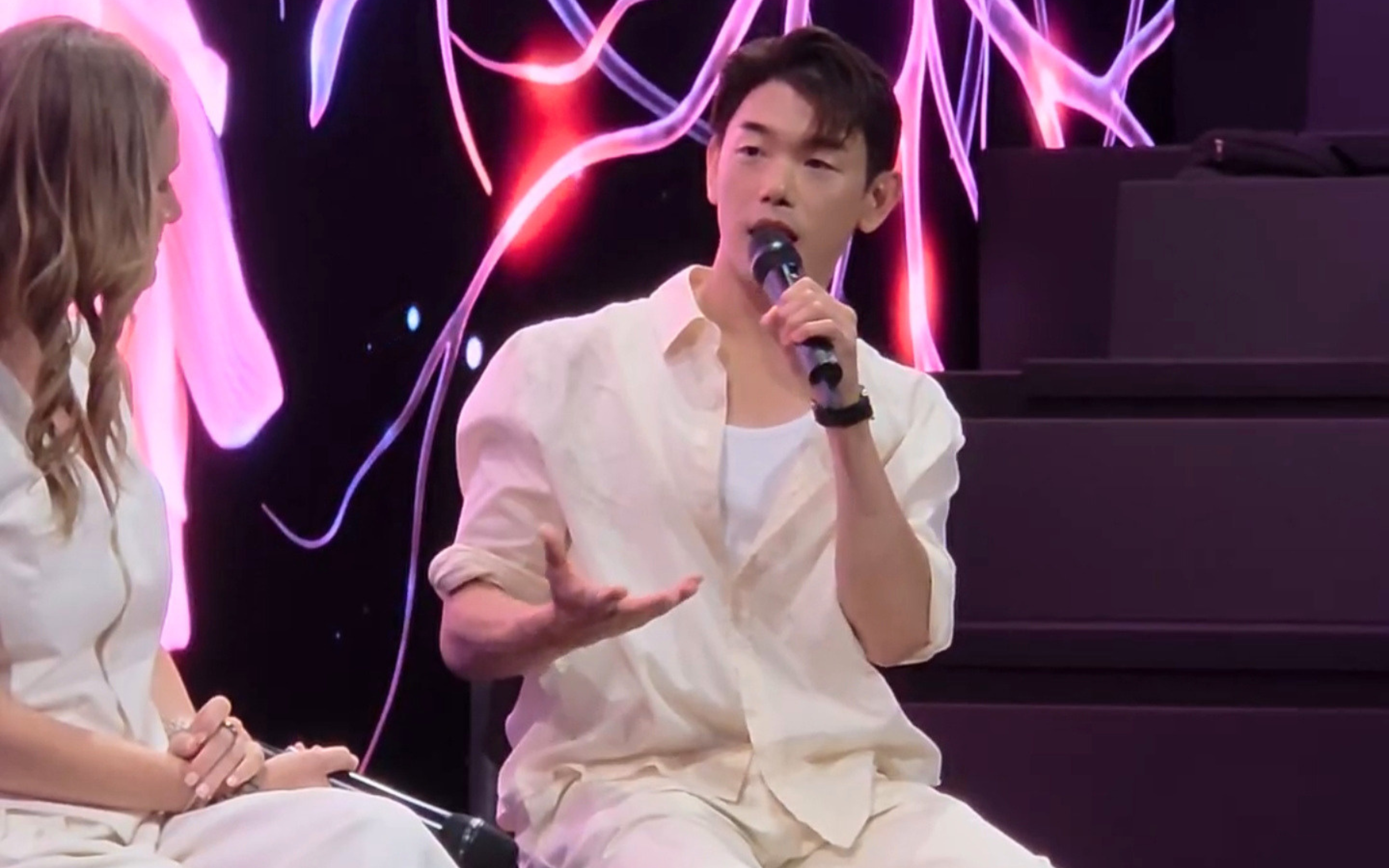 Eric Nam discusses loneliness, vulnerability and the role of storytelling in supporting youth mental health during the “Resonant Voices: Culture, Creators and Youth Mental Health” panel at SNF Nostos 2026 on June 22 in Athens (by koreaculture.gr)
