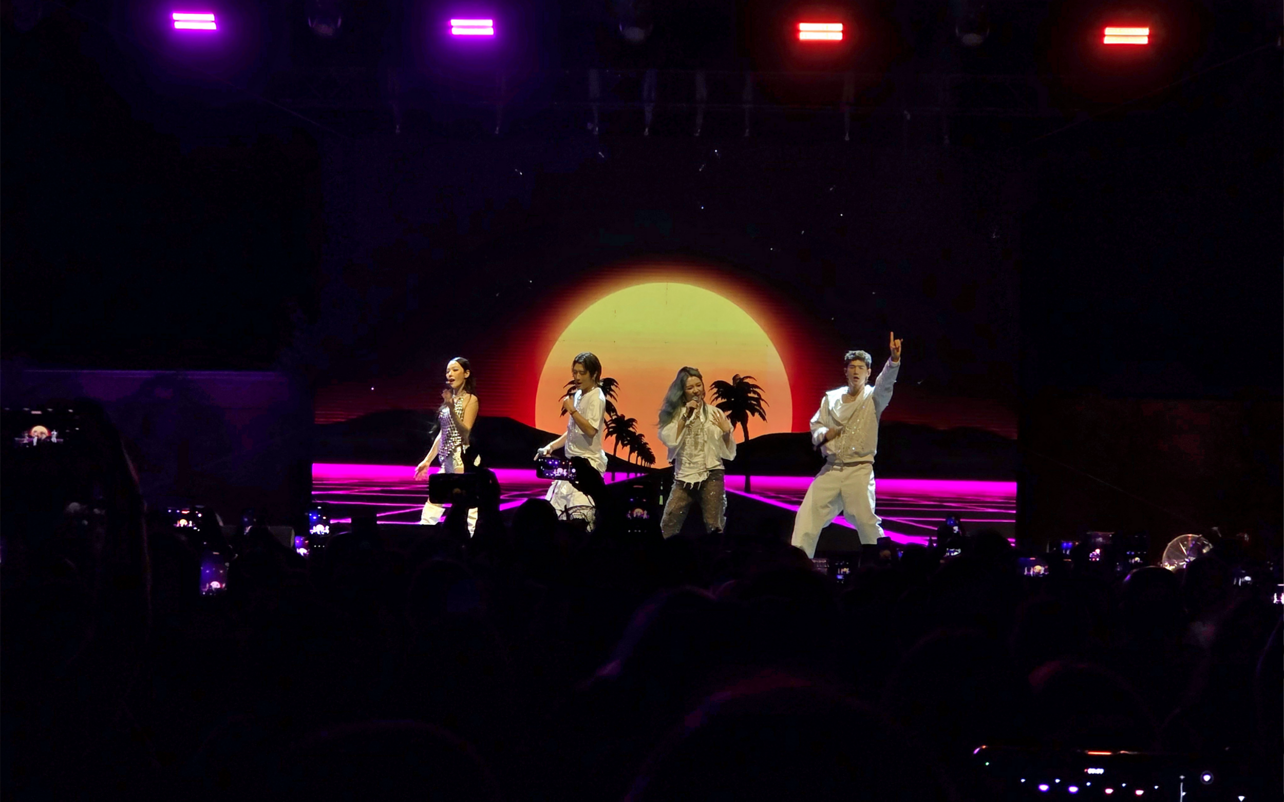 KARD performing “Hola Hola” live in Athens. From left to right: Somin, J.seph, Jiwoo and BM.