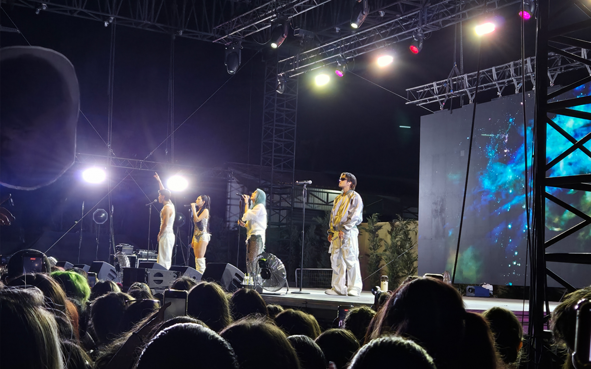 KARD performing “Armor” live in Athens. From left to right: BM, Somin, Jiwoo and J.seph.