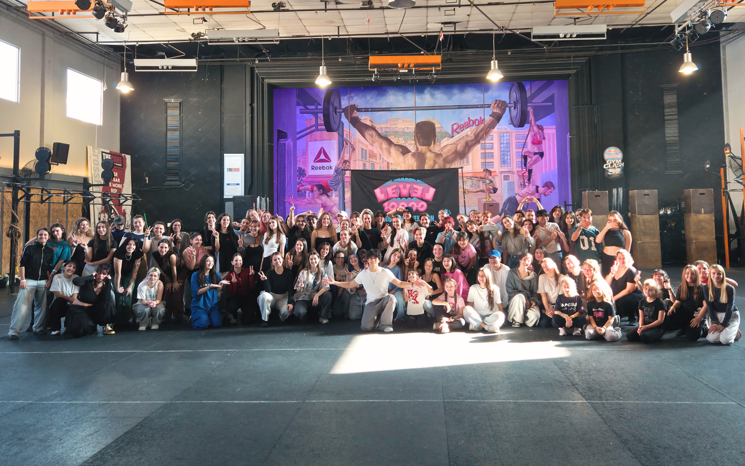 Yechan poses with dancers following his Day 2 workshop (by Koreaculture.gr)